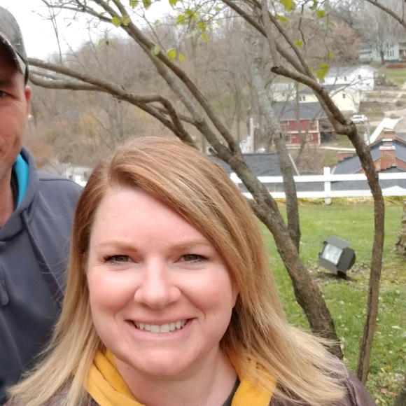 Meet your Posher, Kristen - Picture 1 of 1